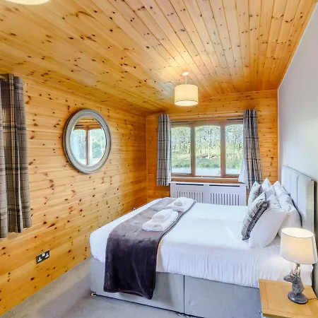 The - Uk13202 Cayton