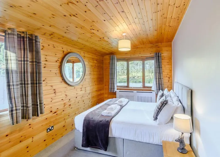 The - Uk13202 Cayton