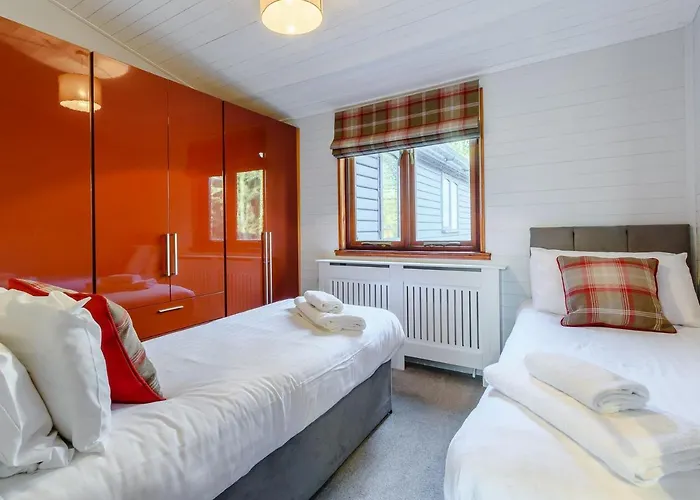 The - Uk13202 Cayton