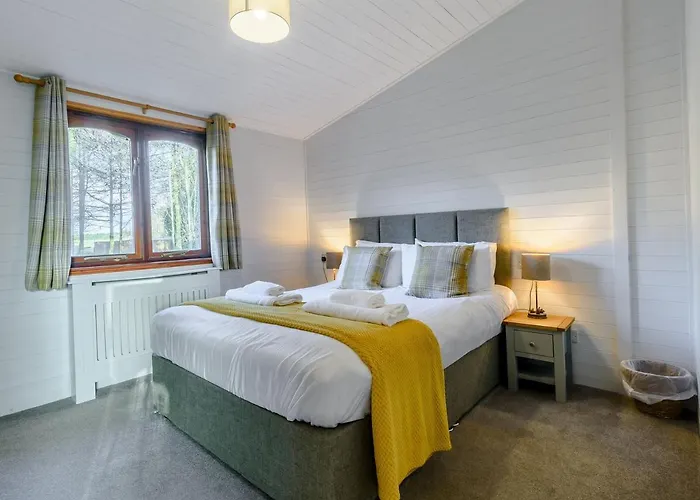 The - Uk13202 Cayton