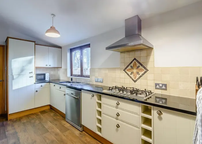 The - Uk13202 Cayton